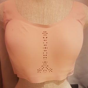 NWOT Angel Max Sports Bra by Victoria Sport 36DD